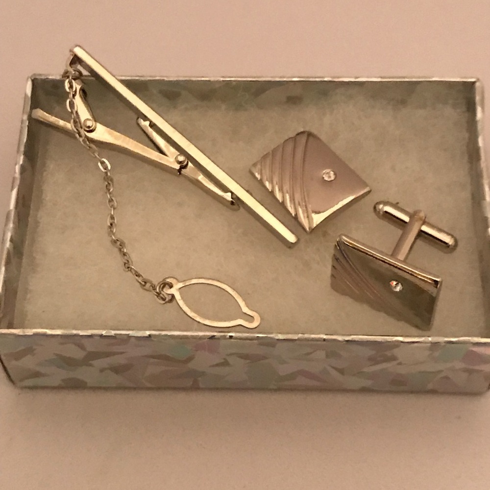 Tie Clip and Cufflinks Set with Crystal Accents - Picture 3 of 5